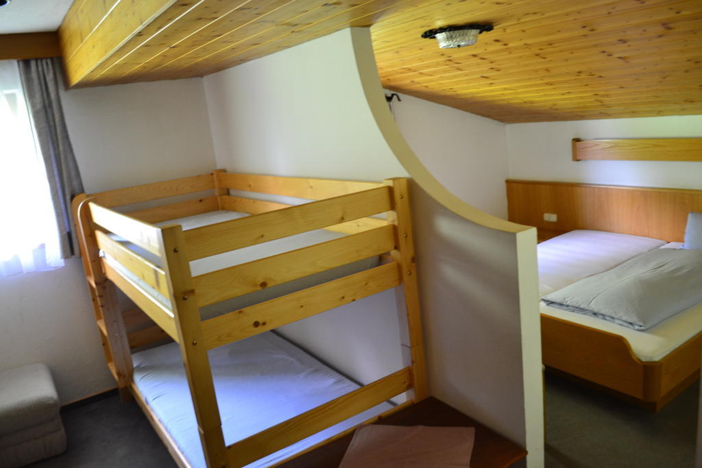 Pension Sonnwend - Inklusive Gaestekarte Fieberbrunn Room photo