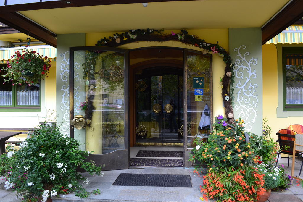 Pension Sonnwend - Inklusive Gaestekarte Fieberbrunn Exterior photo